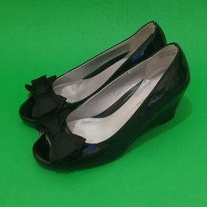 Nordstrom Girls peep toe wedge heels size 13.5